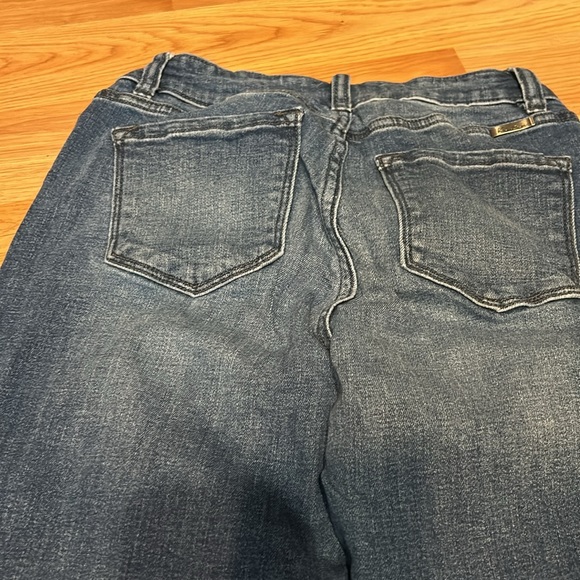 5 pair of KanCan jeans. - Picture 5 of 9